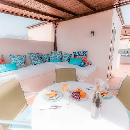 La Sonada Bright Penthouse With Views 卡亚俄萨尔瓦赫